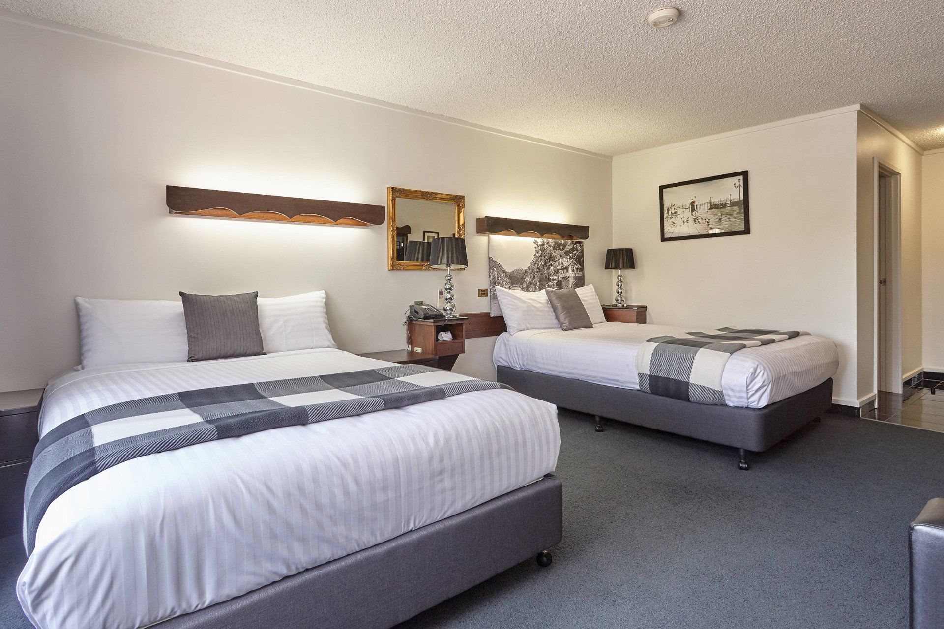 Business Queen Colonial Hotel business queen bedroom