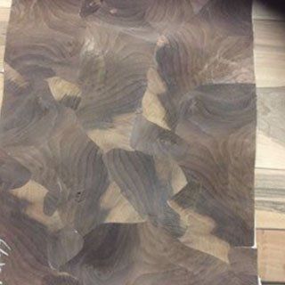tavola in legno con effetti e sfumature