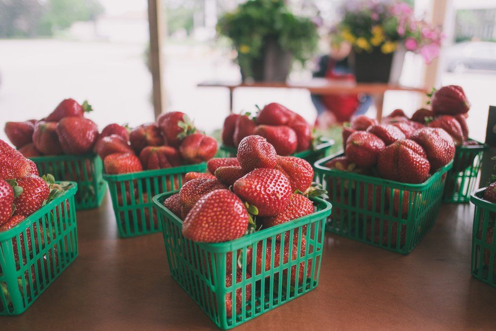 strawberry packaging options strawberry baskets
