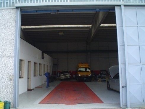 interno del Garage Mediterraneo a Modugno, Bari