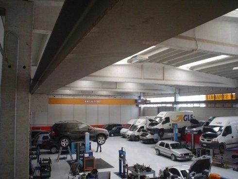 interno del Garage Mediterraneo a Modugno, Bari