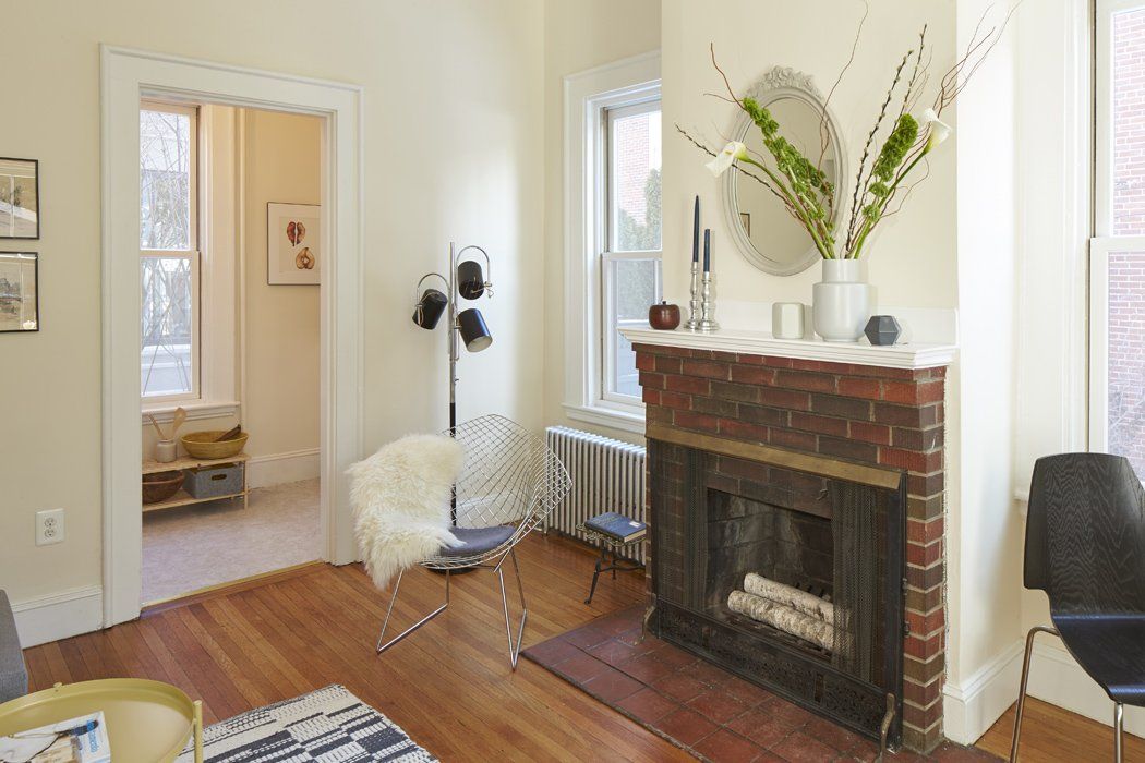 26 Linnaean Street #4 living room