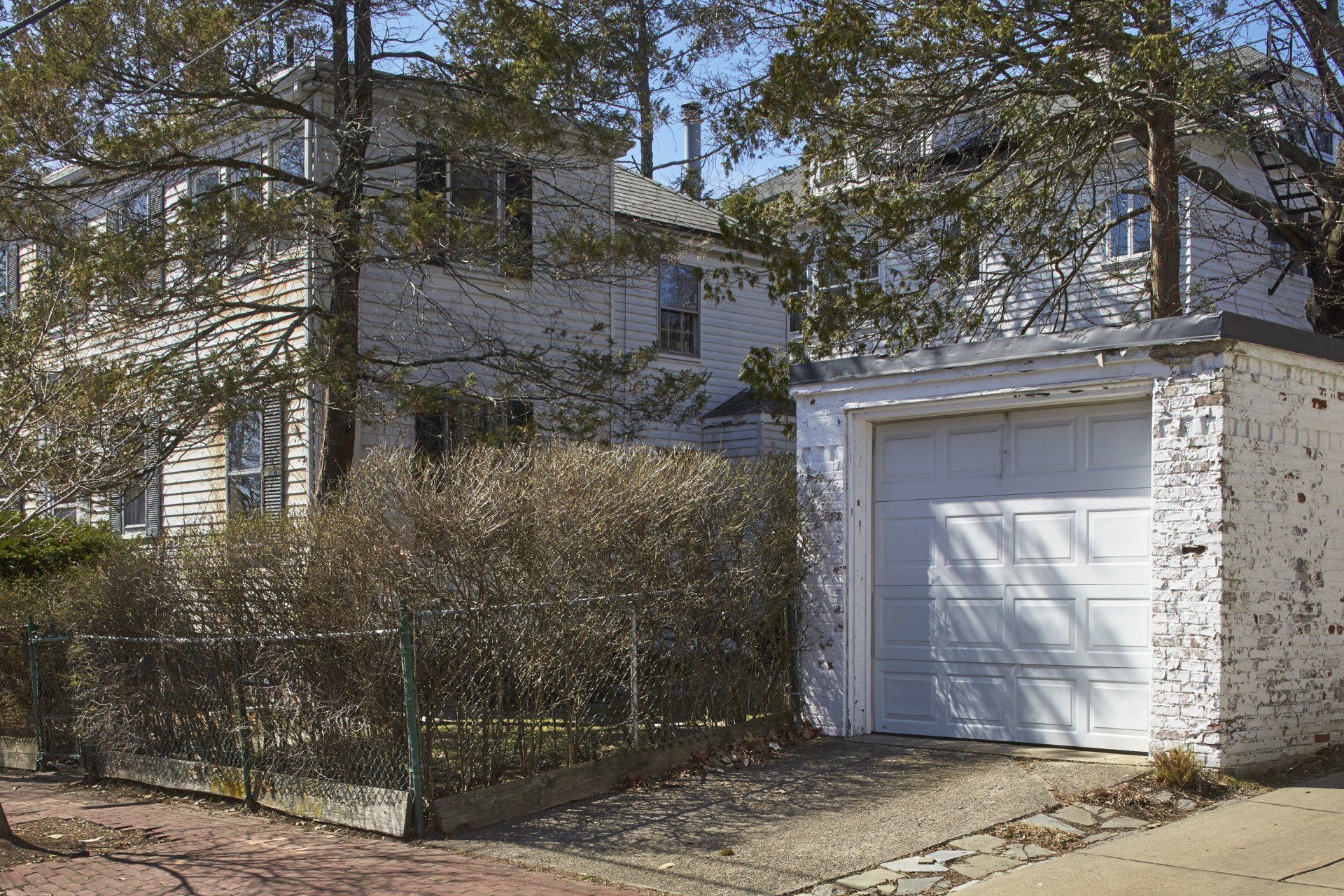 383 Broadway garage