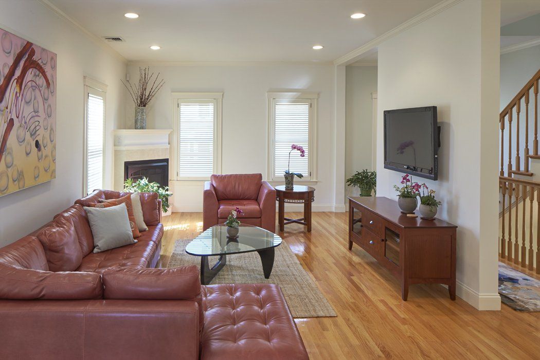 40A Newbury St living room