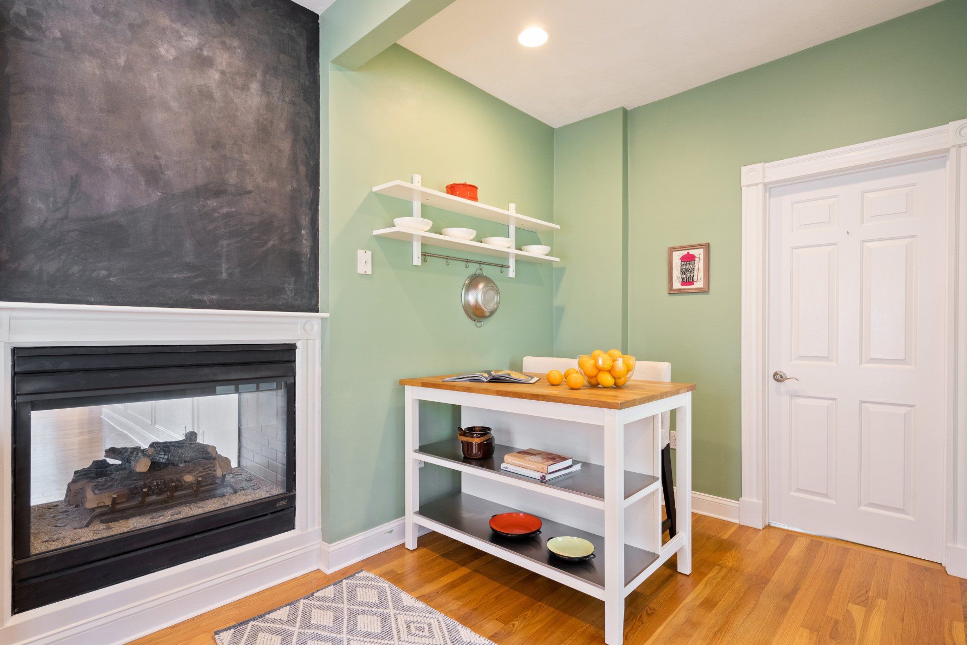 Kitchen/Dining Combo