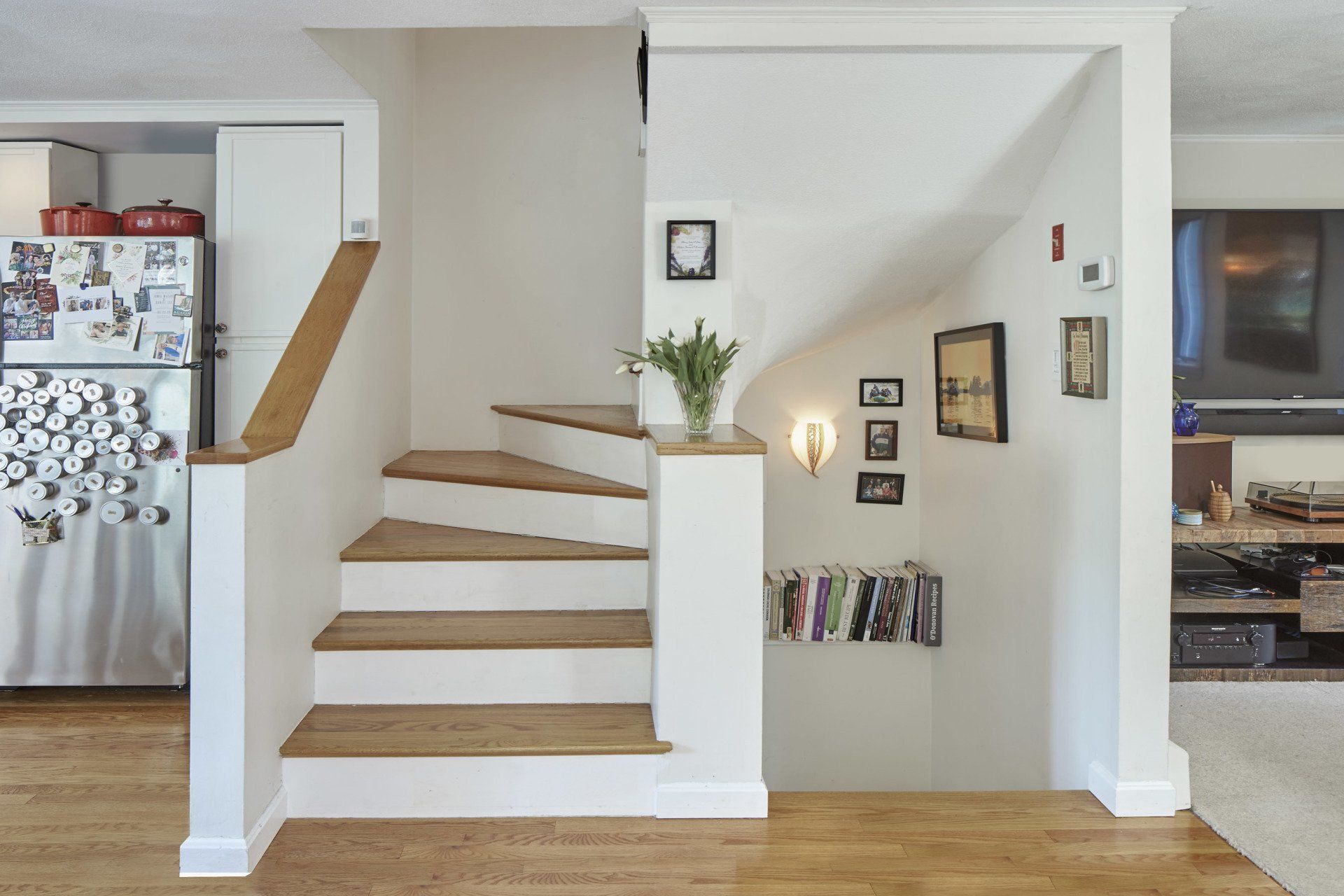 80 ½ Kinnaird St stairs