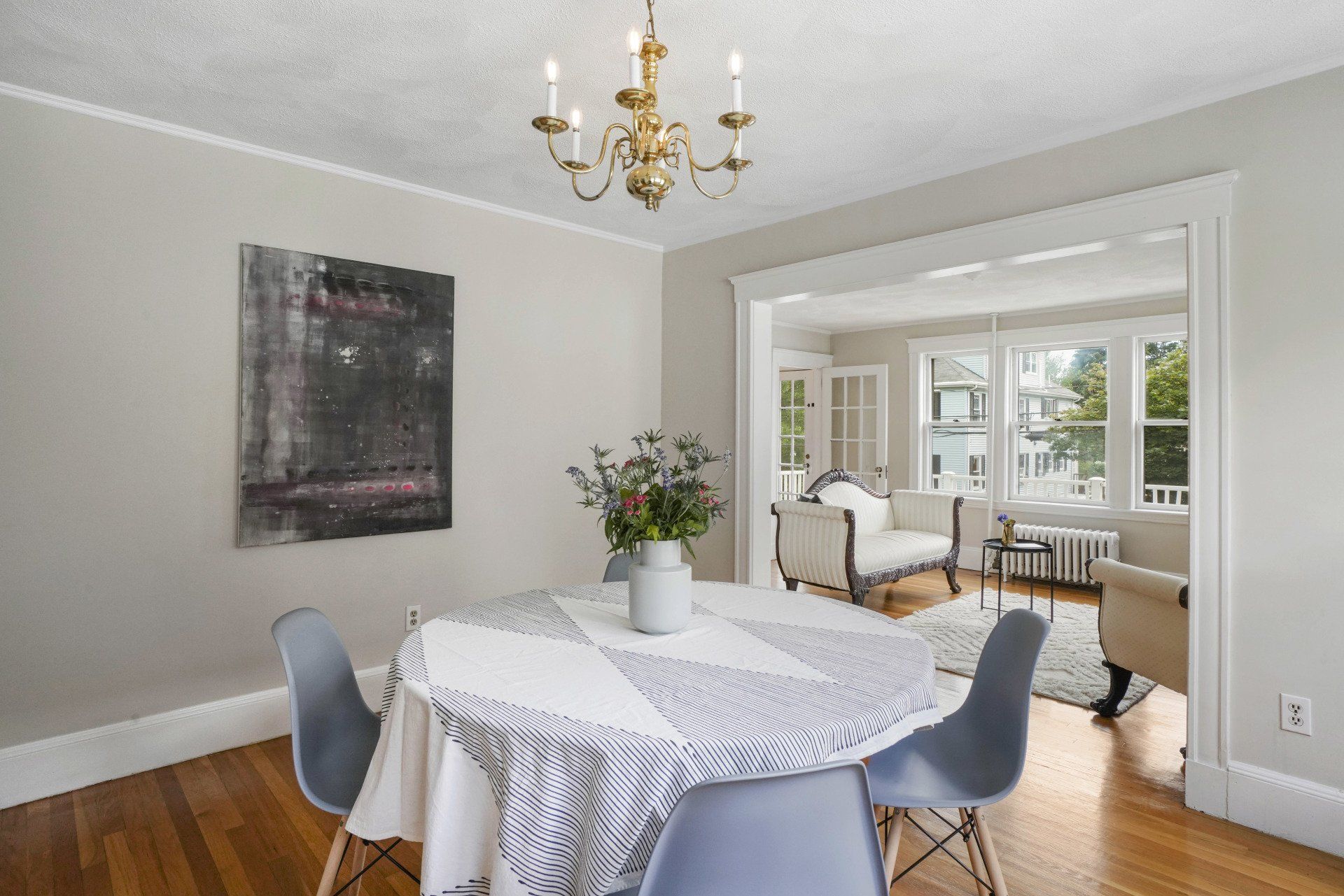 74 Amsden St living
