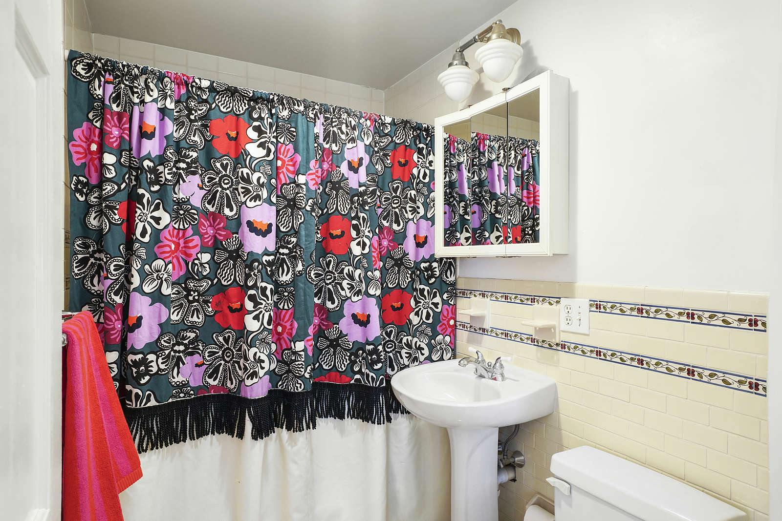 82 Munroe Street, PH 2 bathroom