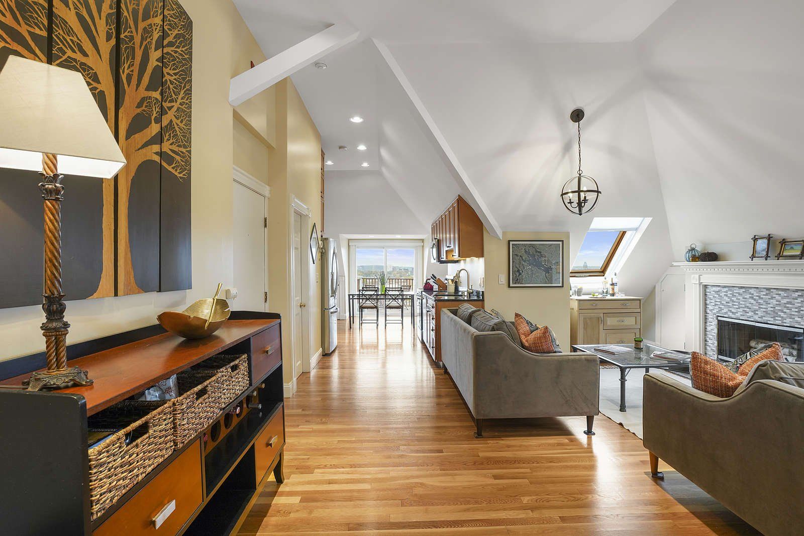 82 Munroe Street, PH 2 living room