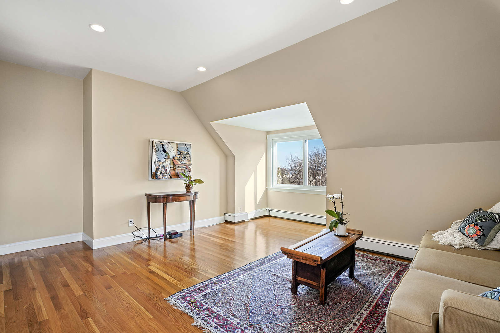 82 Munroe Street, PH 1 living room