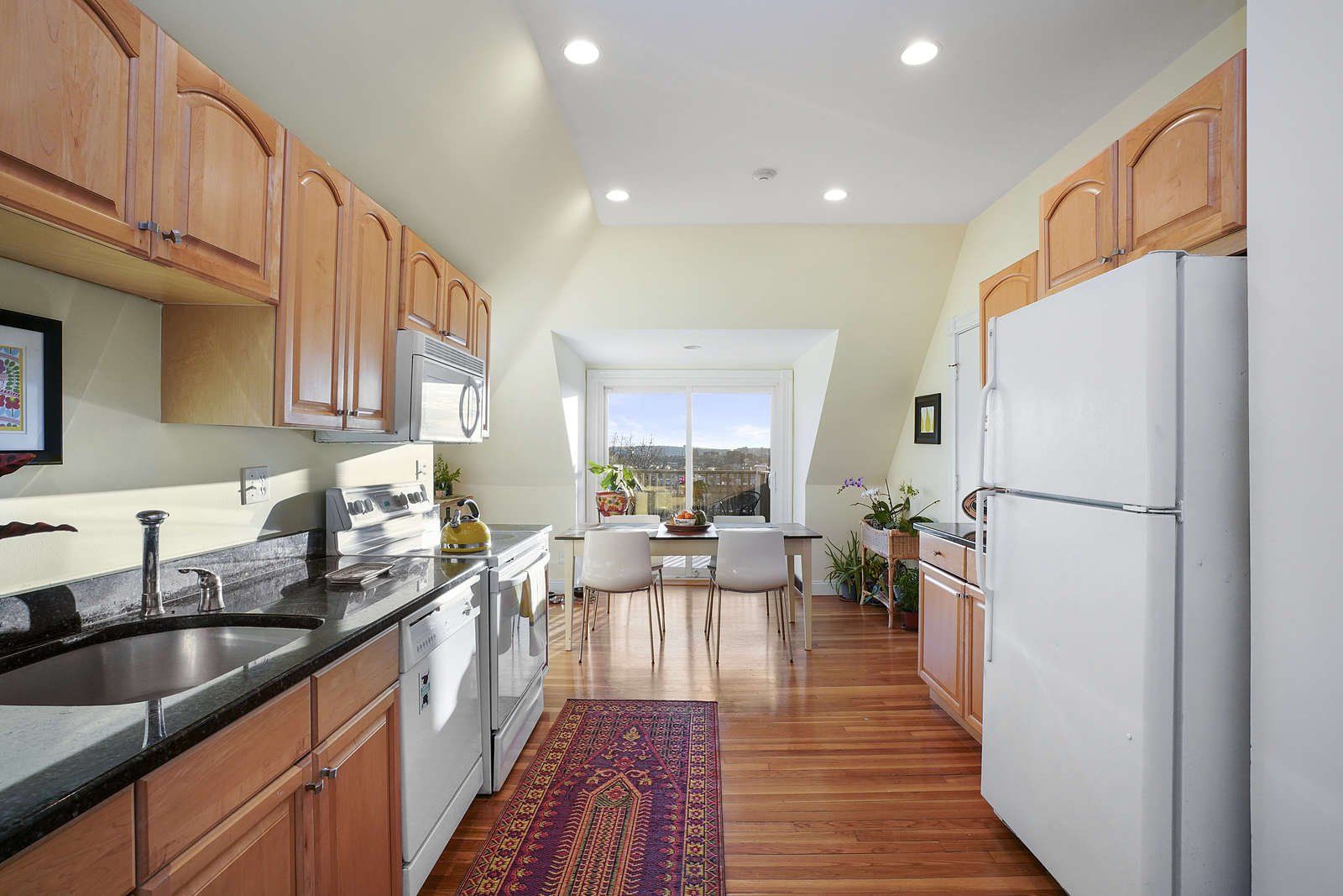 82 Munroe Street, PH 1 kitchen