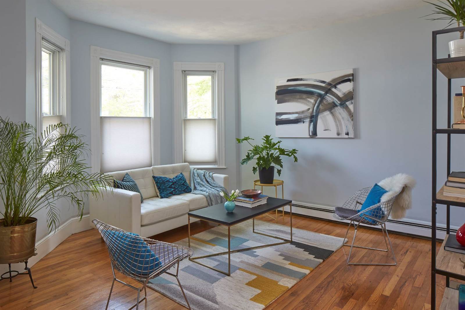 367 Columbia St living room