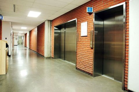 Commercial vinyl flooring