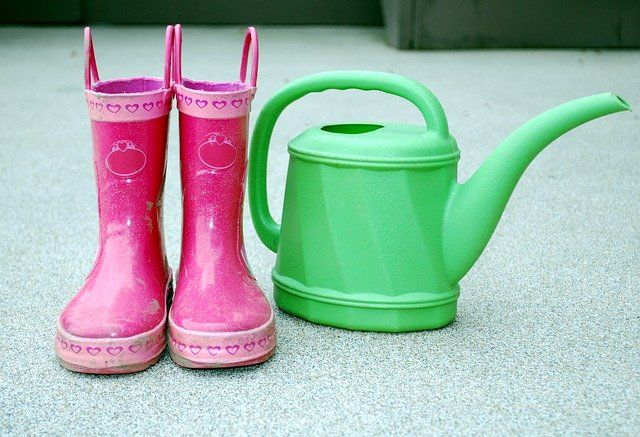 Buiten spelen in de tuin