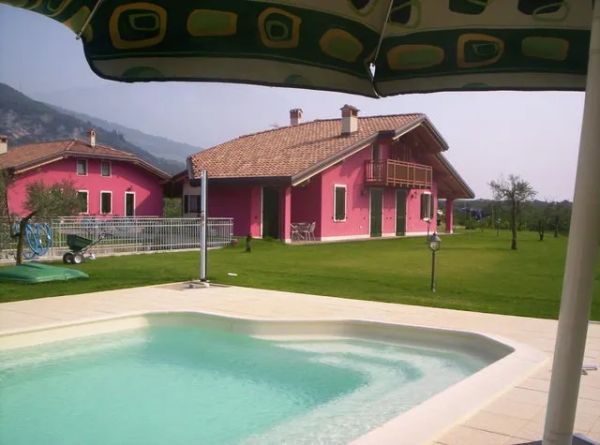 piscina all'aperto