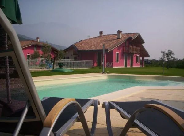 agriturismo con piscina ristrutturato