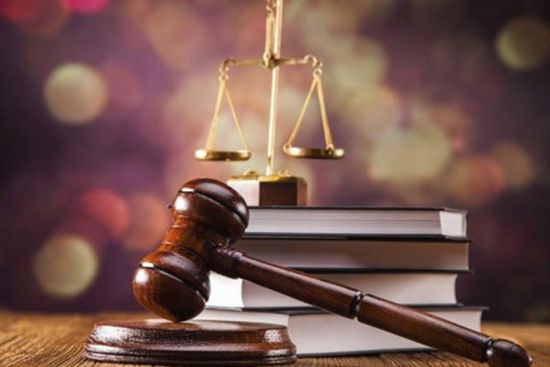 Mallet, codice giuridico e scale di giustizia. Nozione di diritto, le riprese in studio