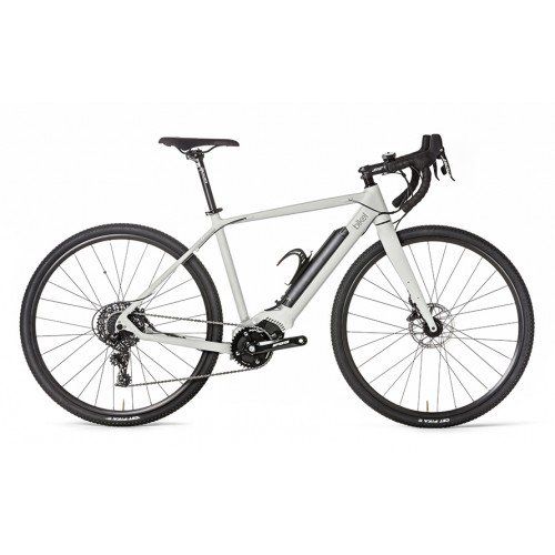 Bici elettrica gravel grigia con pneumatici, manubrio e sella neri.