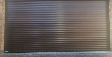 Roller shutter door