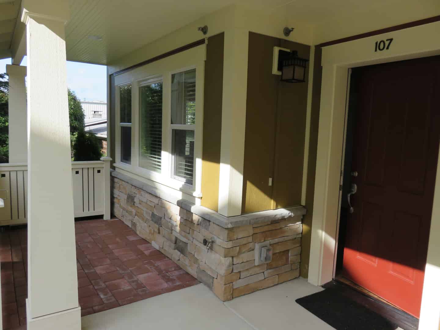 Red Leaf Townhomes Exterior