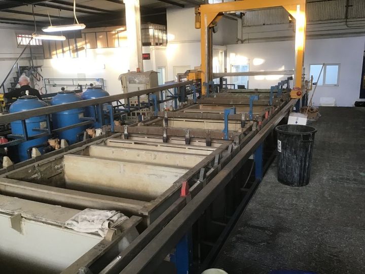 Vasche per trattamenti galvanici