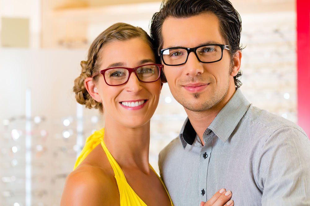 Girl Using Contact Lens - Clear Optometry In Bargara, QLD Girl Using Contact Lens - Clear Optometry In Bargara, QLD