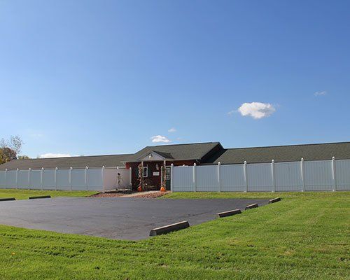Pheasant Creek Farm Pet Resort in Hilton