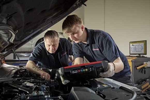 Auto diagnostics at Ravenscroft in Fleet, Hampshire