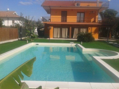 piscine Latina