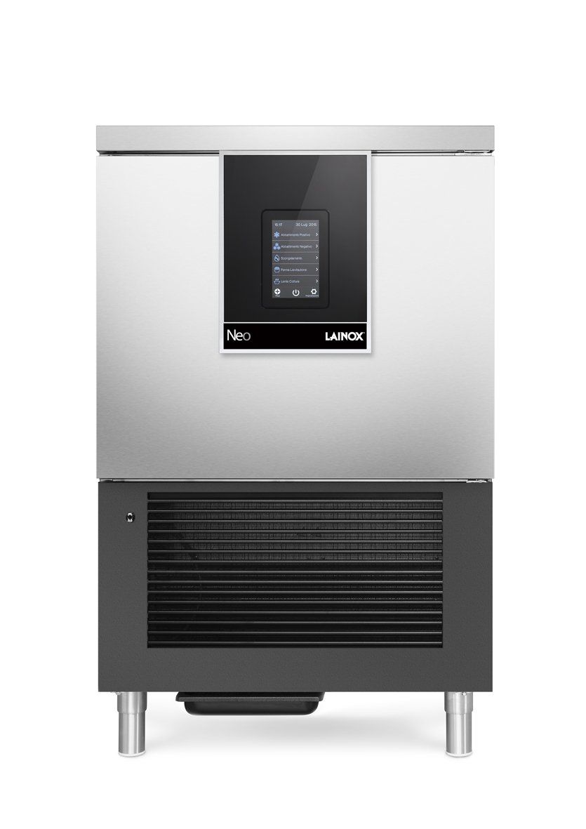 un forno con schermo digitale