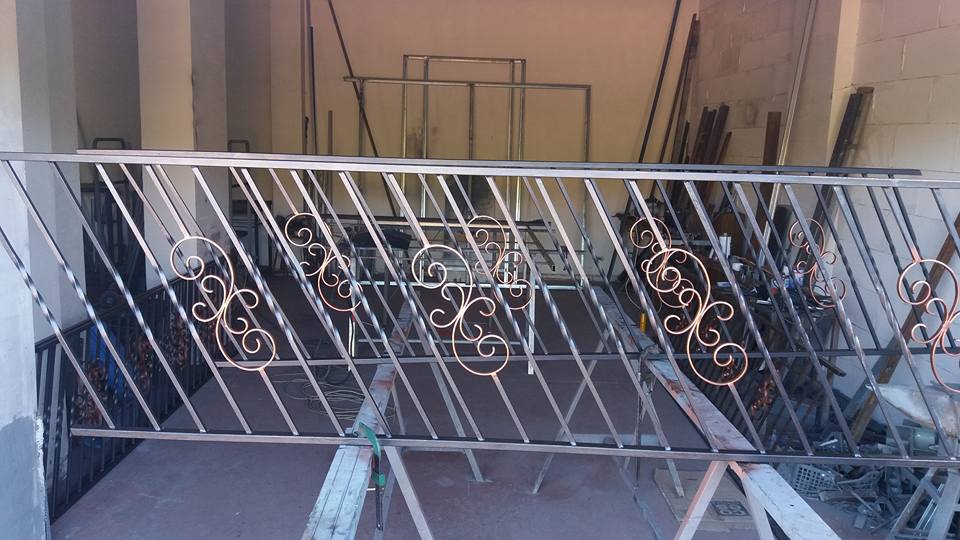 ringhiera con decorazioni
