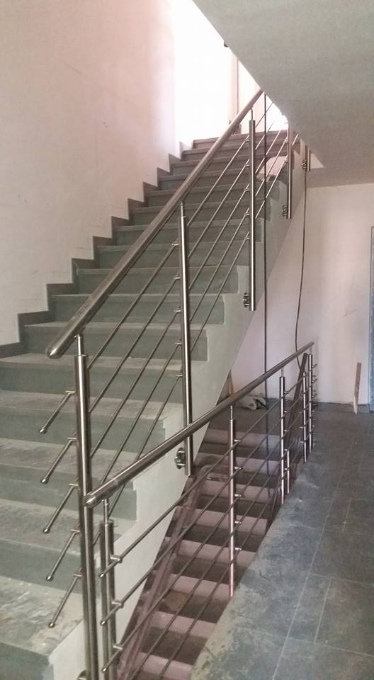 ringhiera scala interna moderna in alluminio