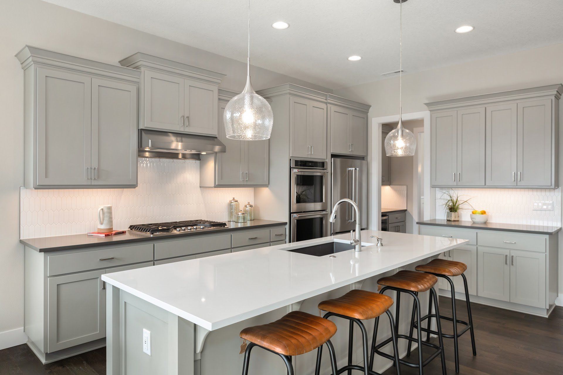 Noyes Homes | New Custom Homes | Beaverton, Oregon | Home kitchen | counter tops | kitchen island |