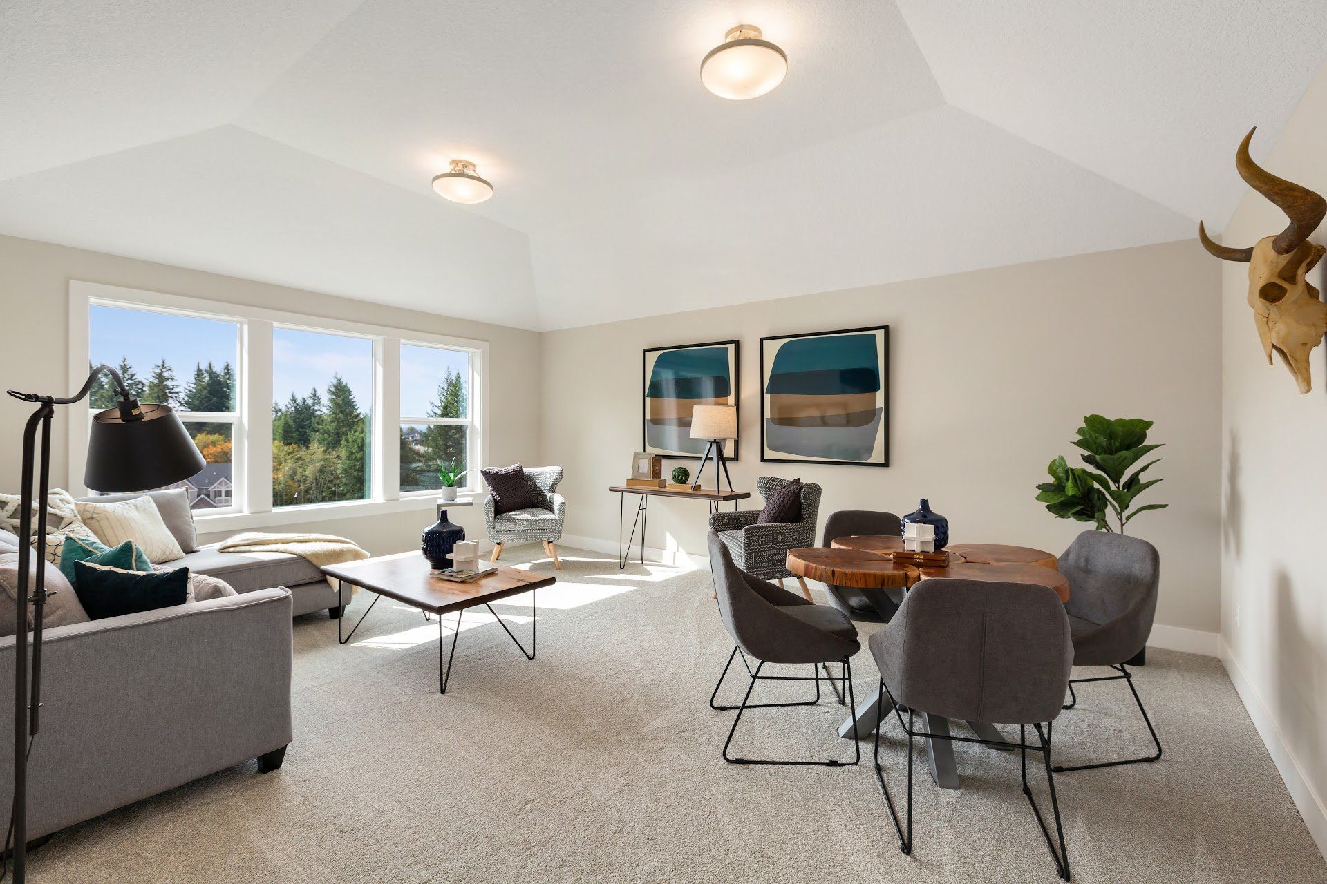 Noyes Homes | New Custom Homes | Beaverton, Oregon | Home living area | dinning room | entertainment room |
