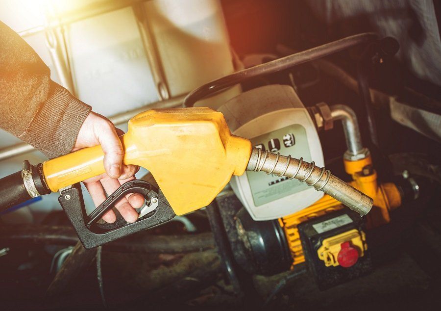 fornitura di benzina per motore agricolo