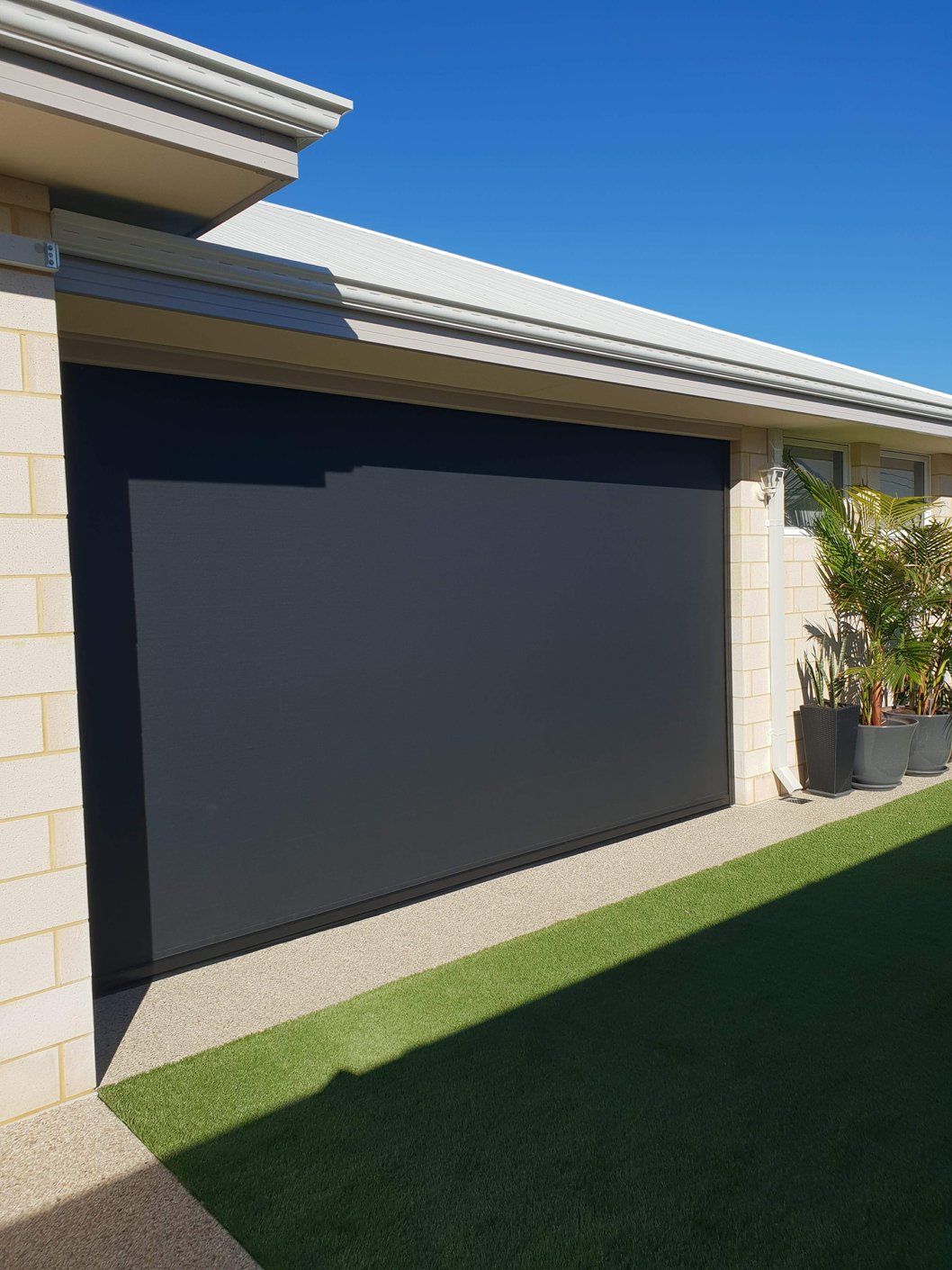 beeliar urban track retractable blind