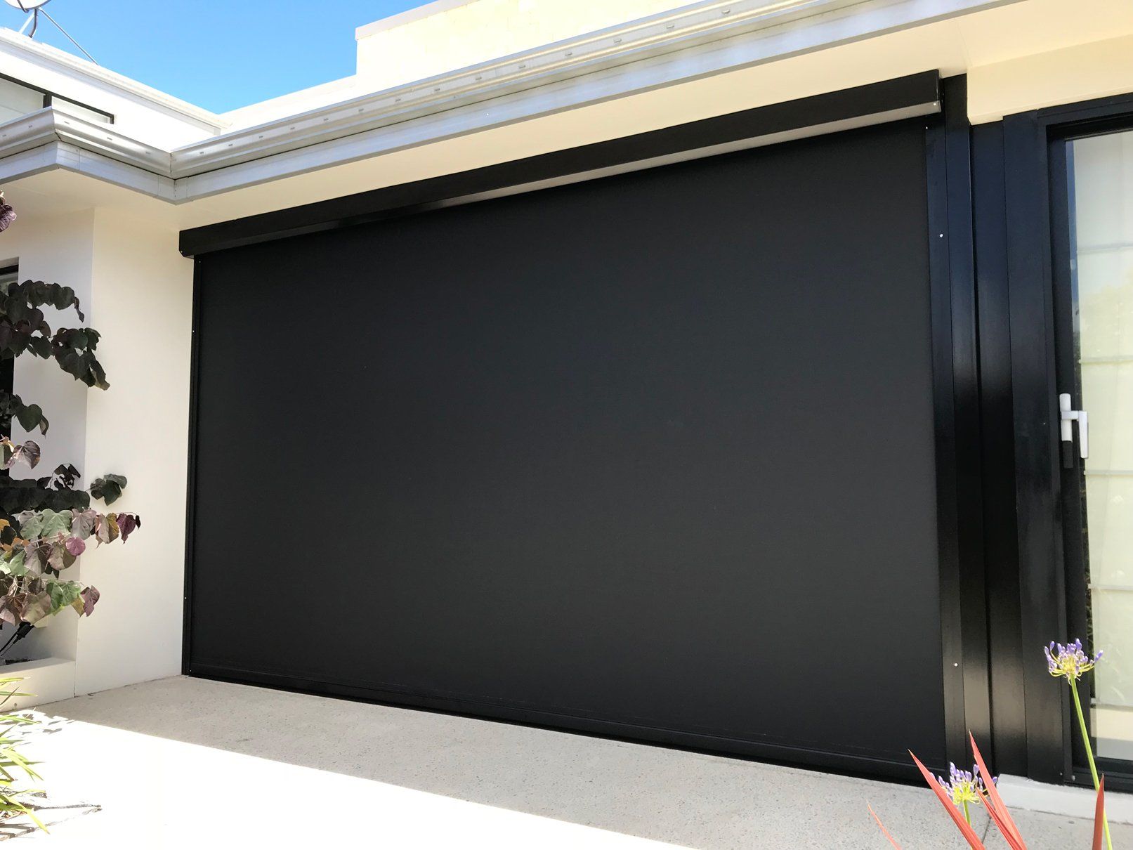 yokine urban track retractable blind