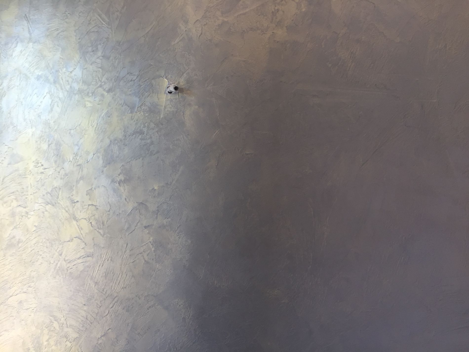 parete color grigio metallizzato