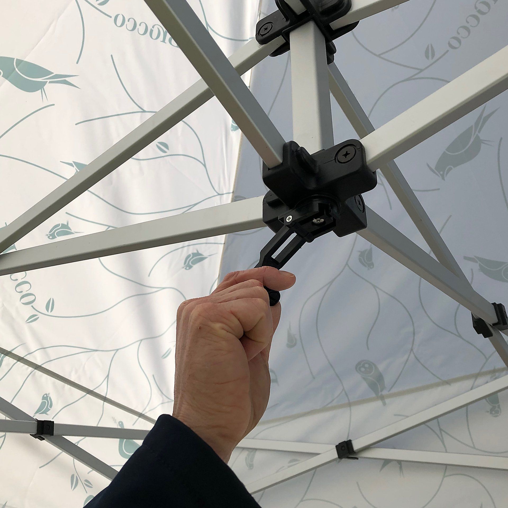 Gazebo Tensioner