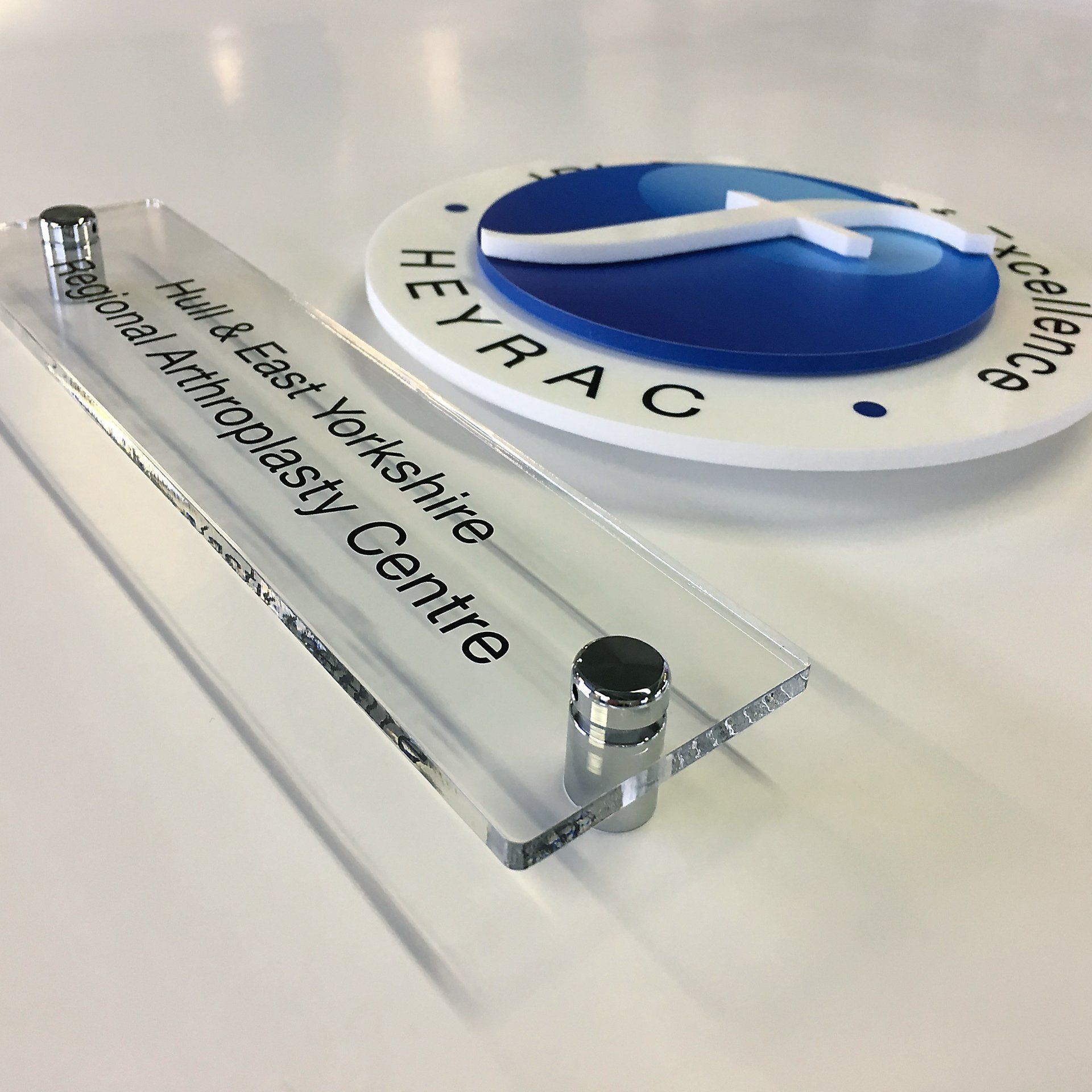 3D effect plaques