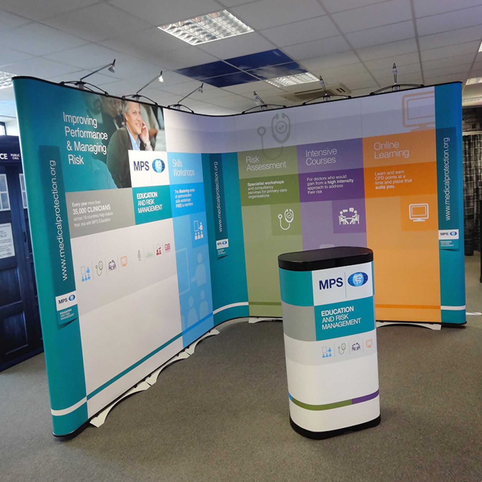 Twist Exhibition Stand