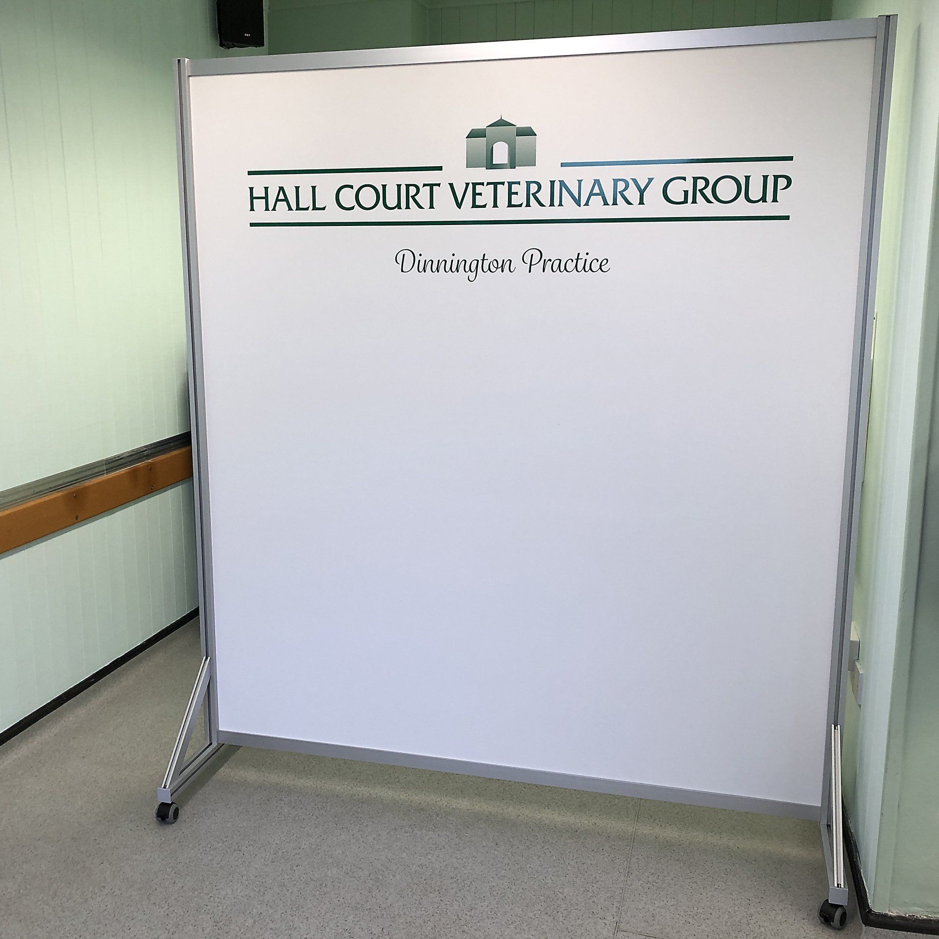 Wheeled Screen