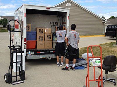 Mover Action — Des Moines, IA — Iowa Moving 1 Mover Action — Des Moines, IA — Iowa Moving 1