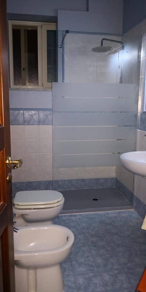 box doccia in cristallo con fasce satinate