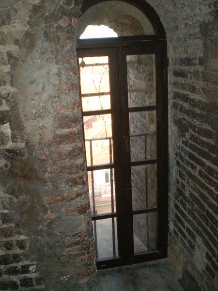 finestra in legno