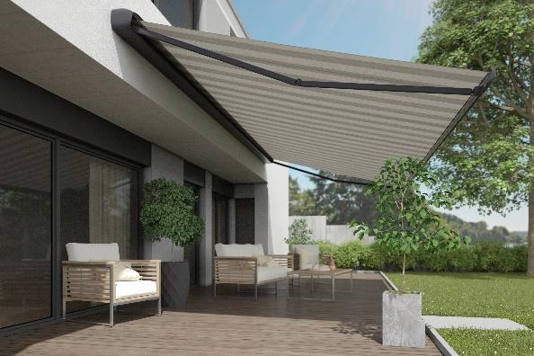 Een terras met stoelen en een luifel eroverheen