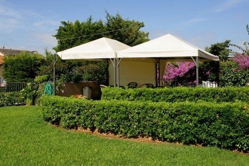 giardino esterno villa