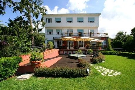 Casa di Riposo Villa Ilia e giardino