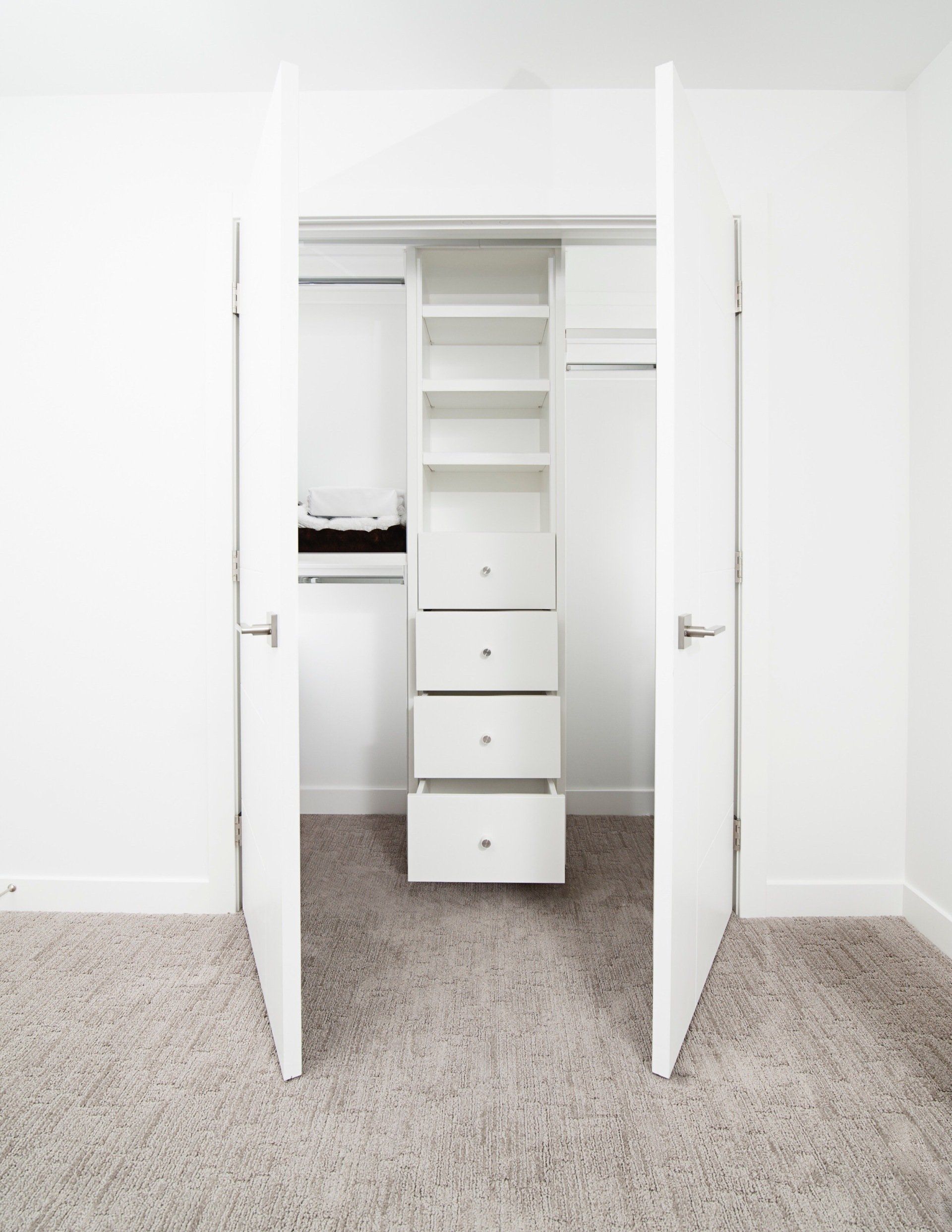 White wardrobe disassembly service