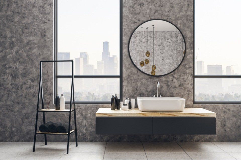 bagno rivestito in granito